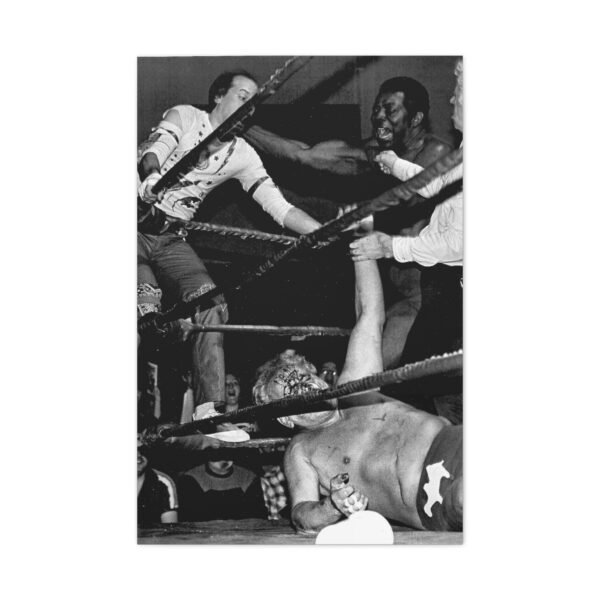 🔥 Supermouth in the Action – The Sheik vs. Bobo Warzone (24x36 Canvas Print)! 🔥